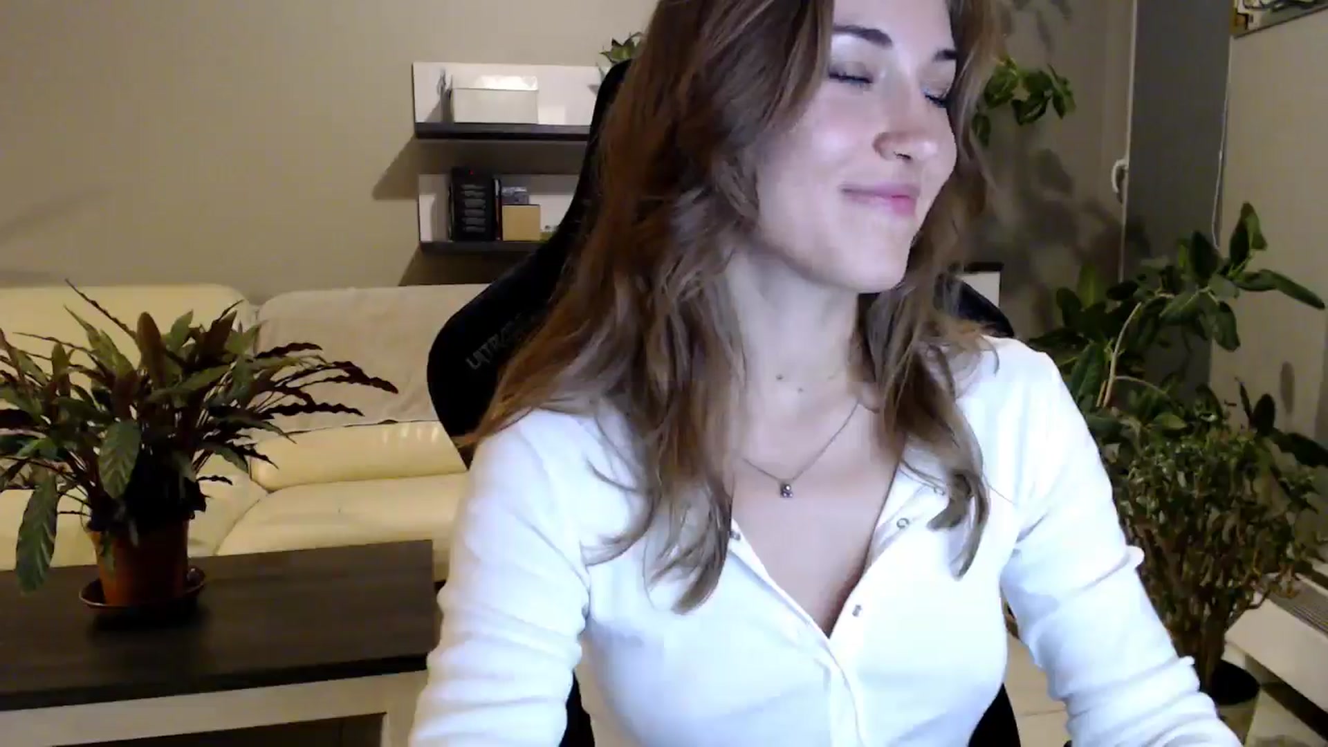 Gallery image thumbnail from GalaxyAnisia's myfreecams stream on, 10/01/2025, 19:41 image 6 of 20