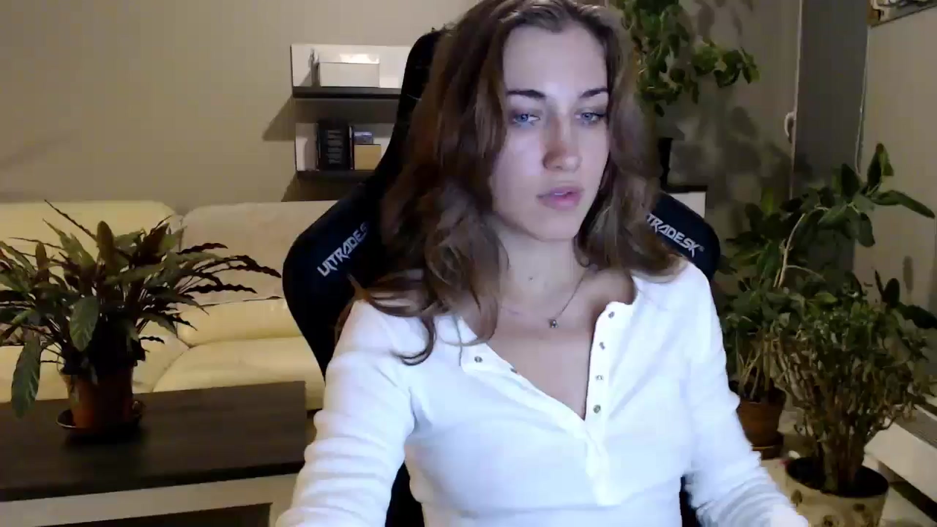 Gallery image thumbnail from GalaxyAnisia's myfreecams stream on, 10/01/2025, 19:41 image 18 of 20