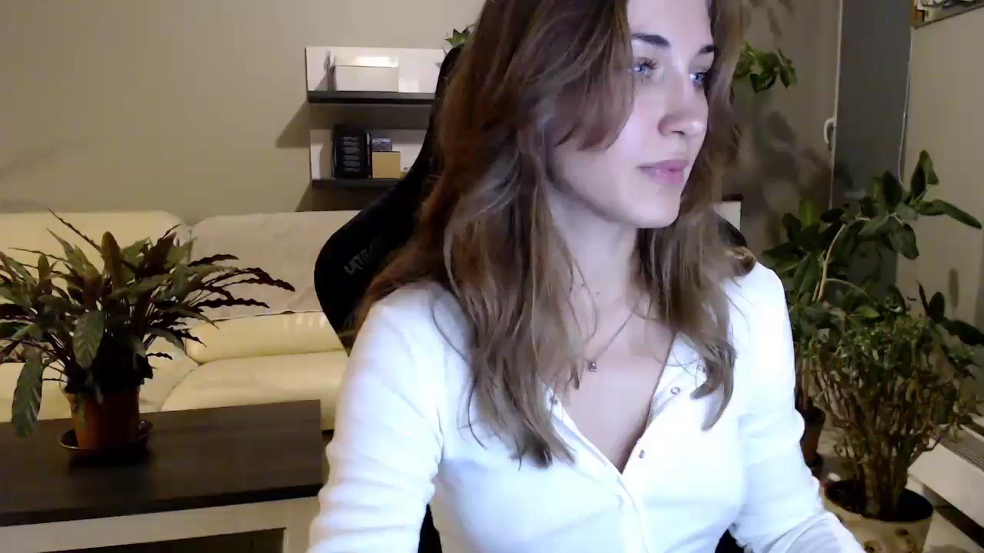 Gallery image thumbnail from GalaxyAnisia's myfreecams stream on, 10/01/2025, 19:41 image 11 of 20