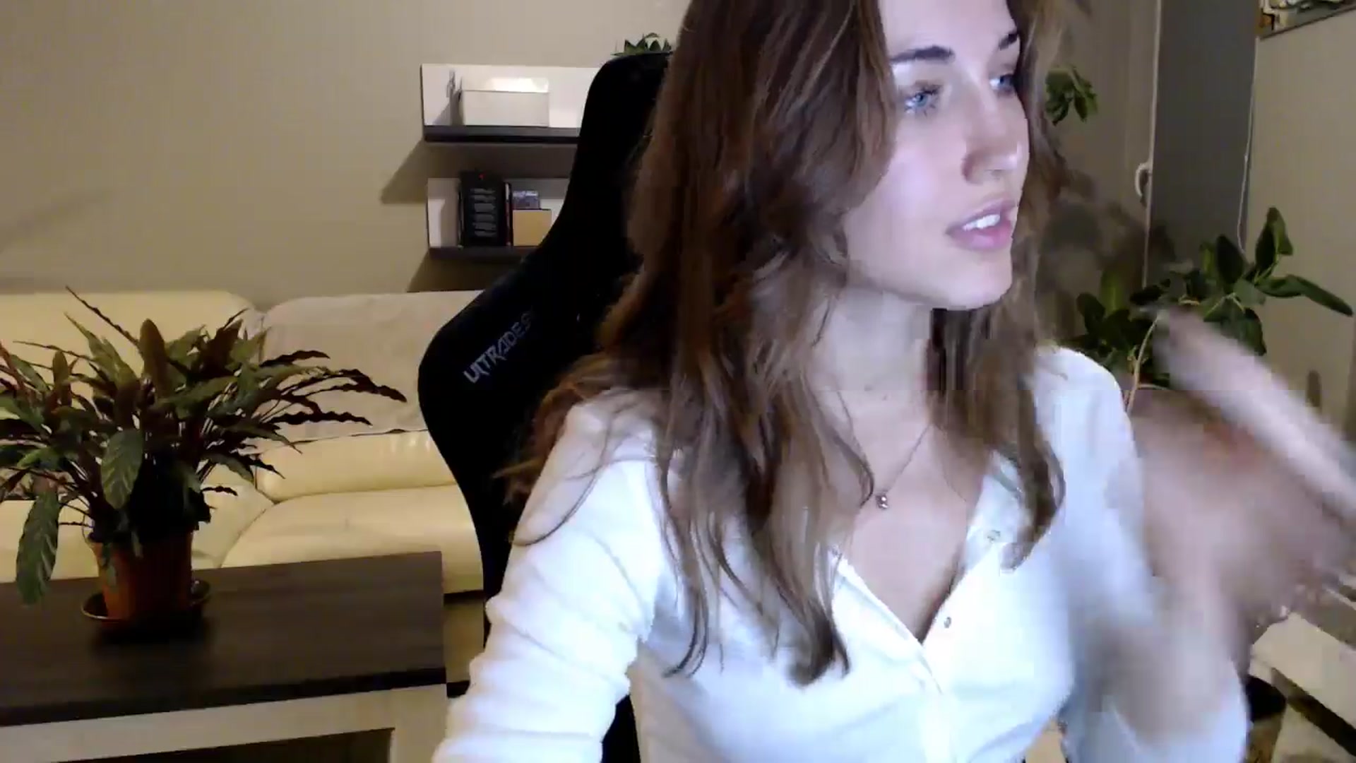 Gallery image thumbnail from GalaxyAnisia's myfreecams stream on, 10/01/2025, 19:41 image 9 of 20