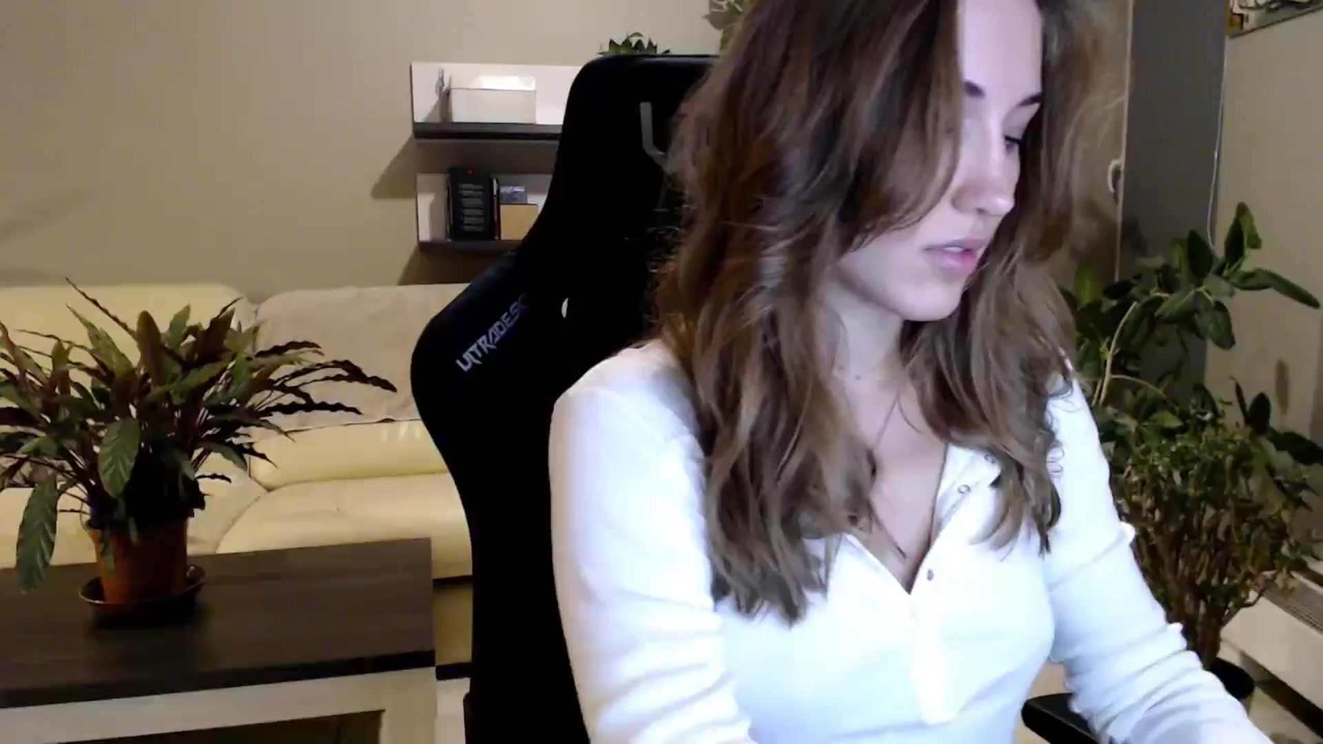 Gallery image thumbnail from GalaxyAnisia's myfreecams stream on, 10/01/2025, 19:41 image 2 of 20