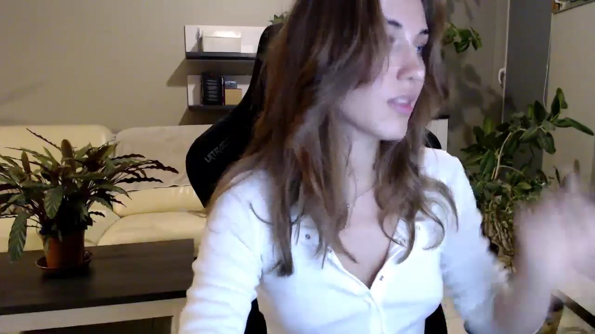 Gallery image thumbnail from GalaxyAnisia's myfreecams stream on, 10/01/2025, 20:34 image 8 of 20
