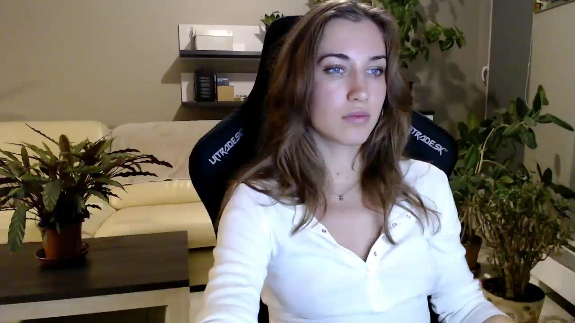 Gallery image thumbnail from GalaxyAnisia's myfreecams stream on, 10/01/2025, 20:34 image 5 of 20