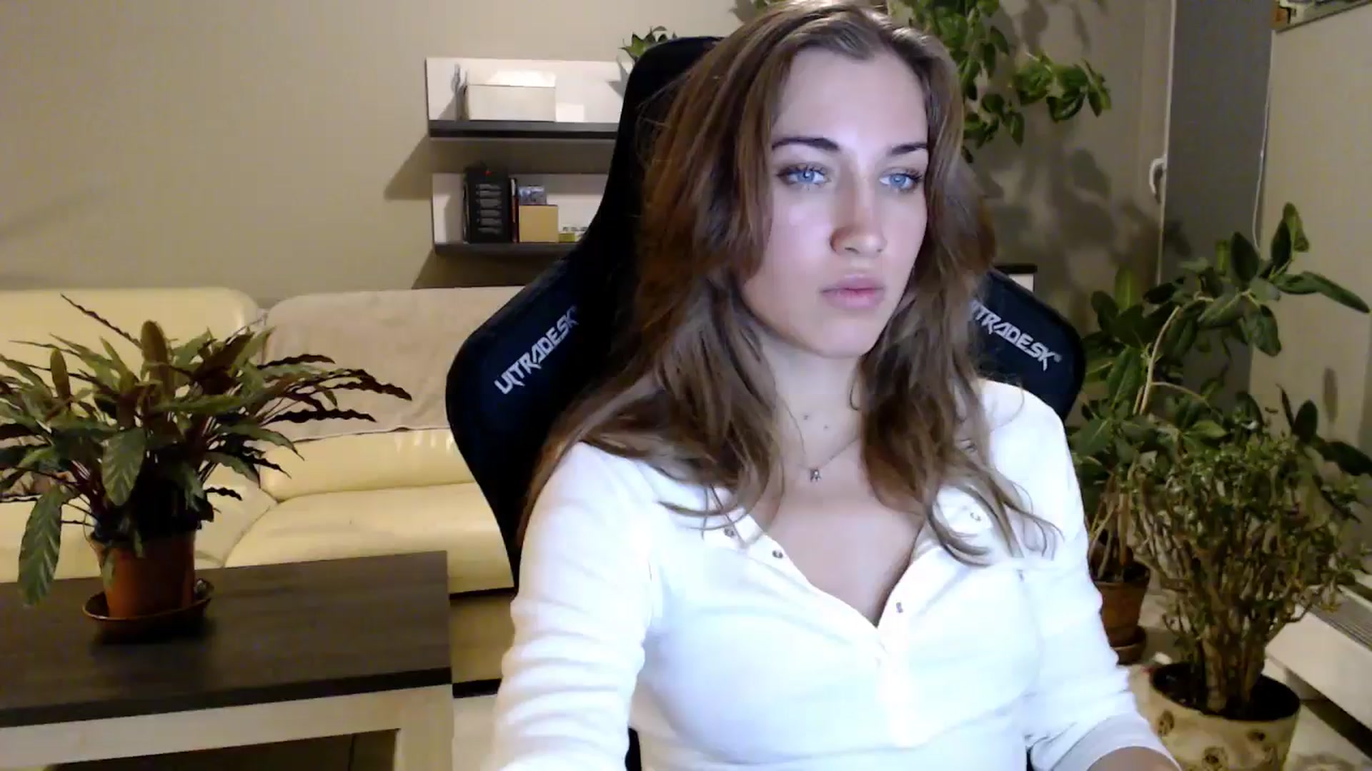 Gallery image thumbnail from GalaxyAnisia's myfreecams stream on, 10/01/2025, 20:34 image 3 of 20
