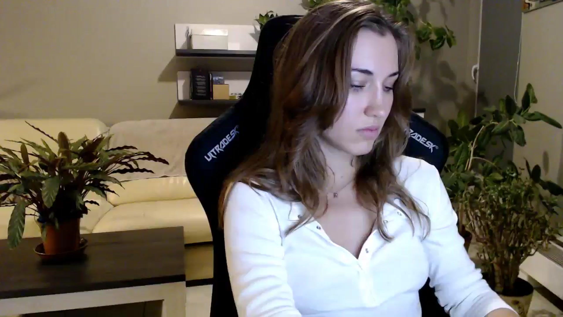 Gallery image thumbnail from GalaxyAnisia's myfreecams stream on, 10/01/2025, 20:34 image 4 of 20