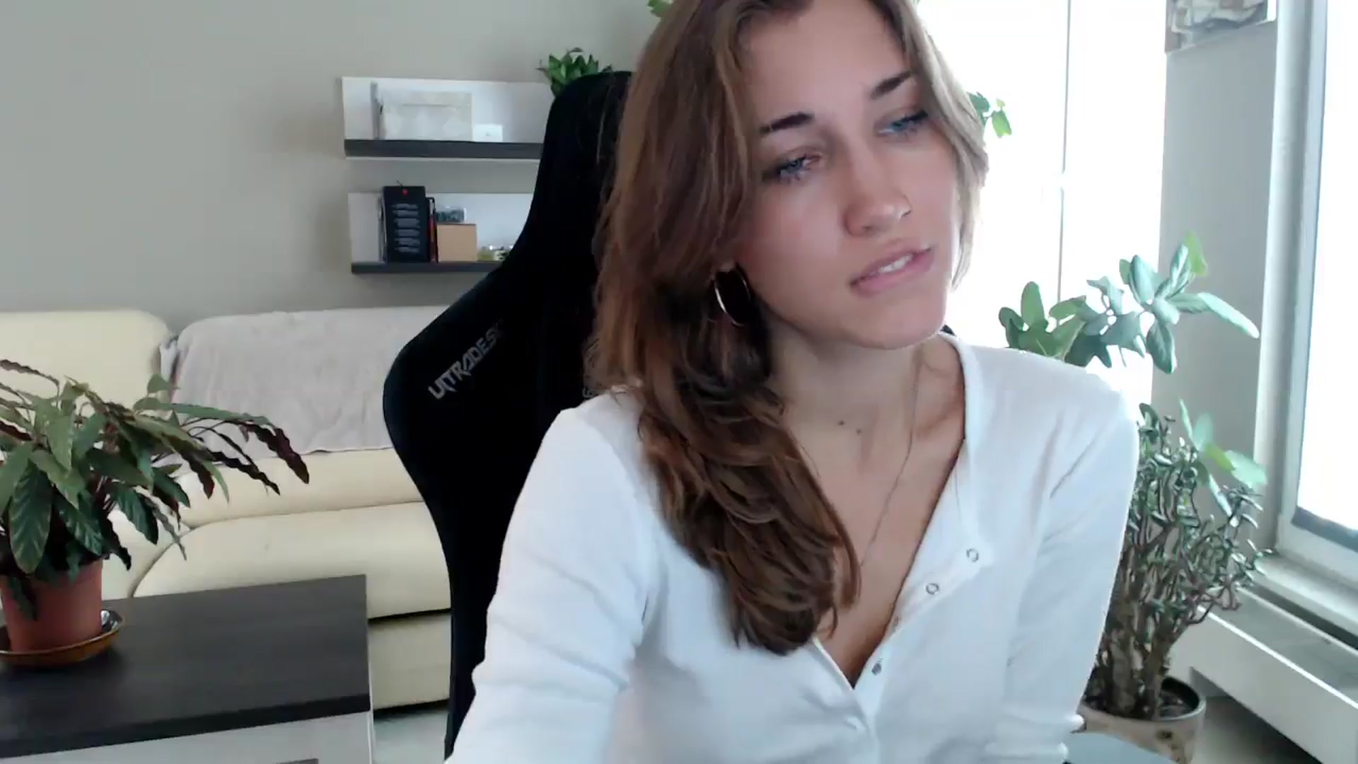 Gallery image thumbnail from GalaxyAnisia's myfreecams stream on, 10/02/2025, 12:40 image 15 of 20
