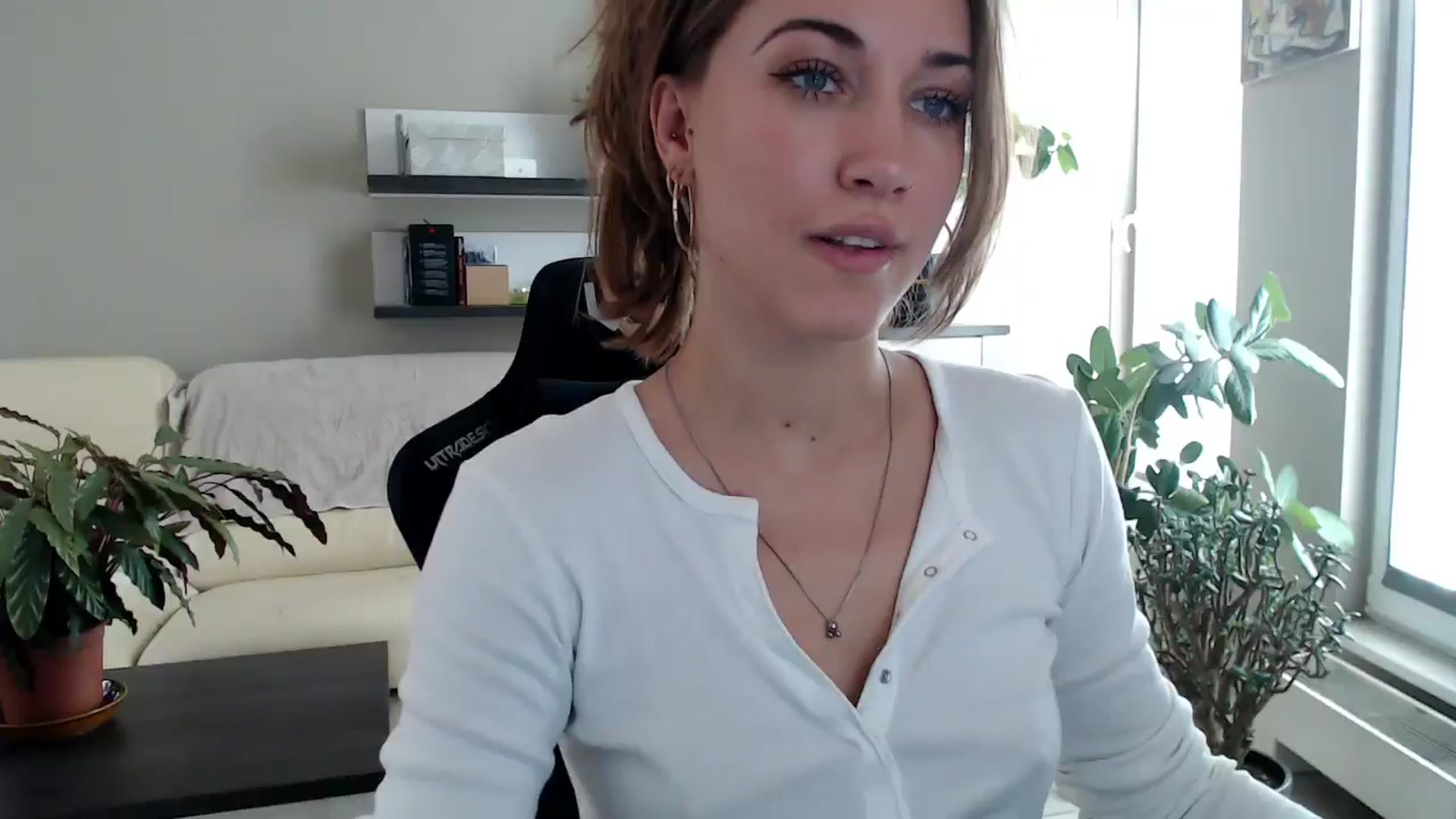 Gallery image thumbnail from GalaxyAnisia's myfreecams stream on, 10/02/2025, 12:40 image 1 of 20