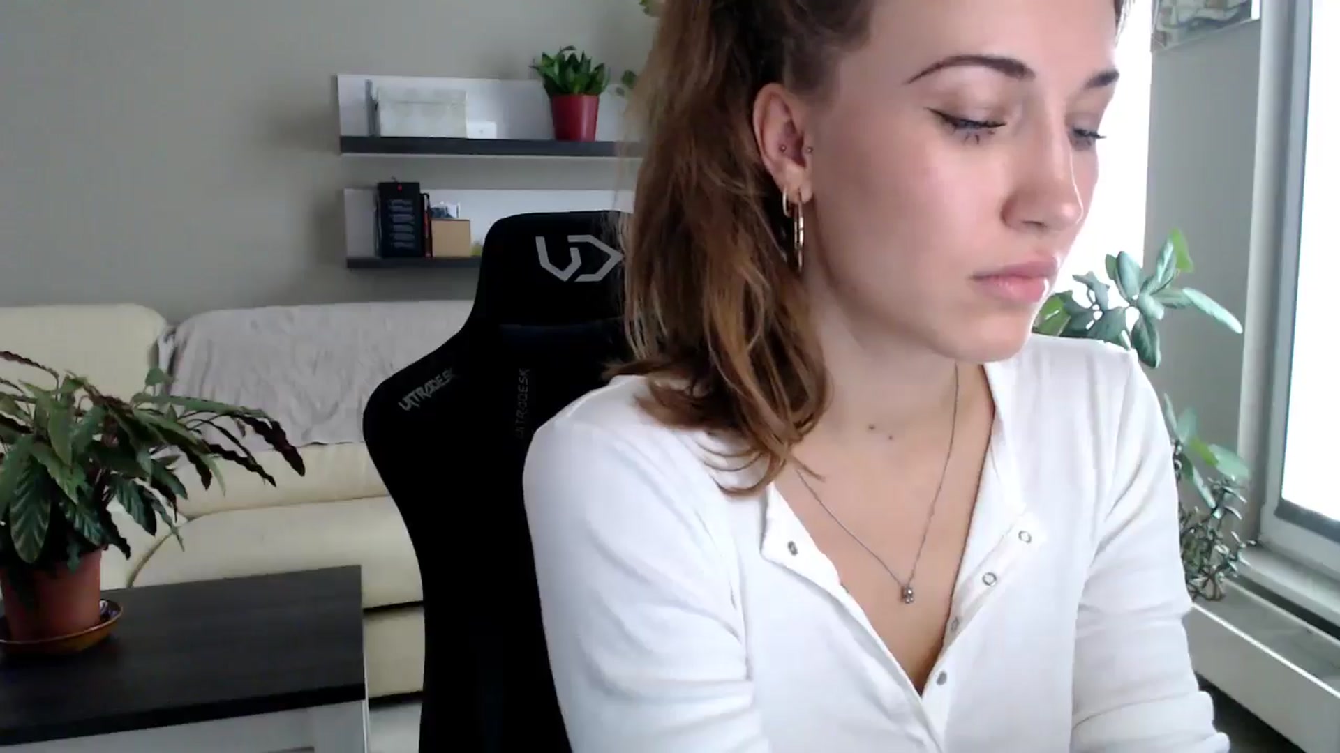 Gallery image thumbnail from GalaxyAnisia's myfreecams stream on, 10/02/2025, 12:40 image 6 of 20