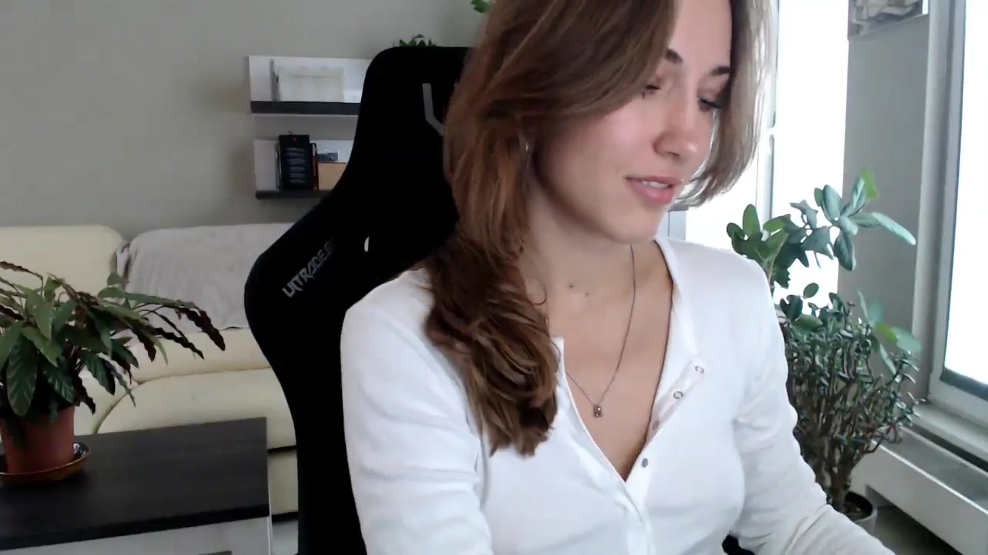 Gallery image thumbnail from GalaxyAnisia's myfreecams stream on, 10/02/2025, 12:40 image 19 of 20