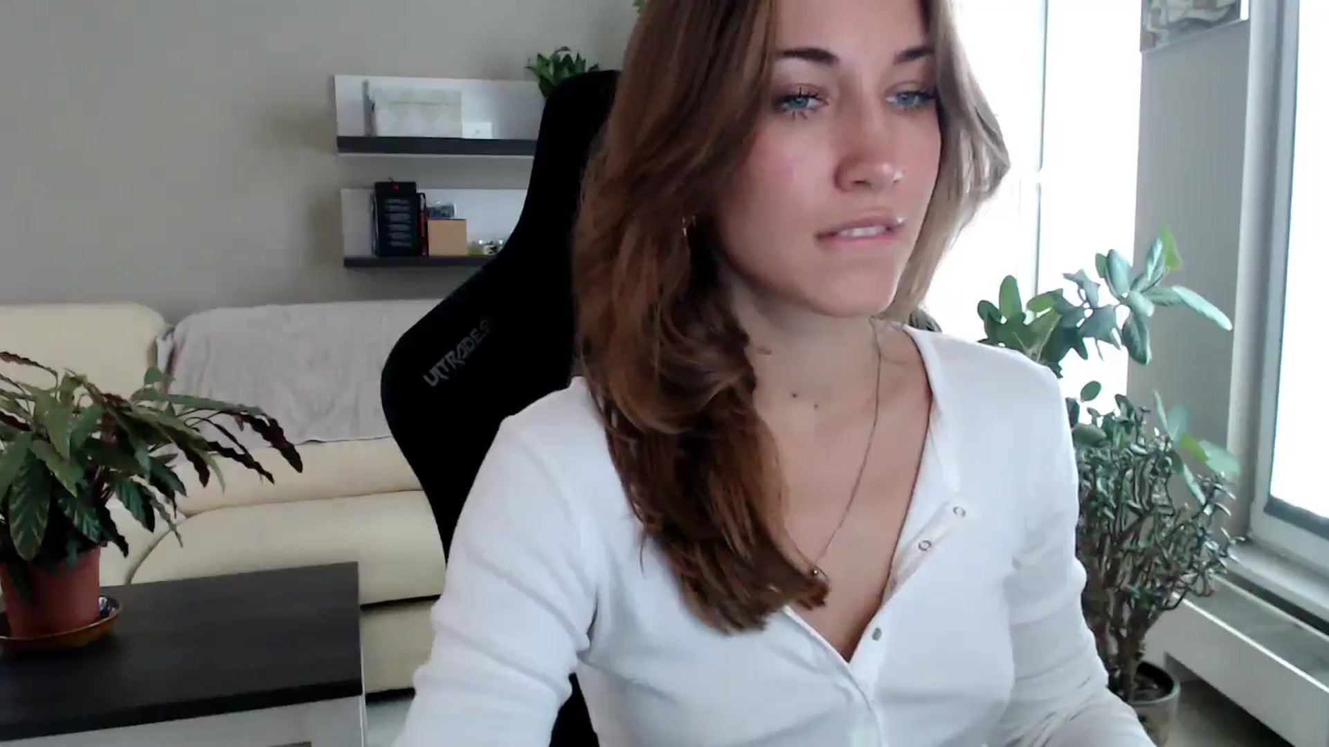 Gallery image thumbnail from GalaxyAnisia's myfreecams stream on, 10/02/2025, 12:40 image 16 of 20