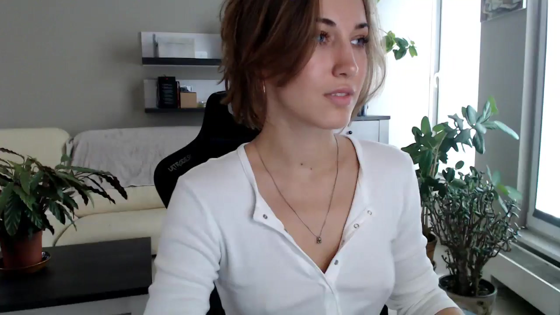 Gallery image thumbnail from GalaxyAnisia's myfreecams stream on, 10/02/2025, 12:40 image 10 of 20