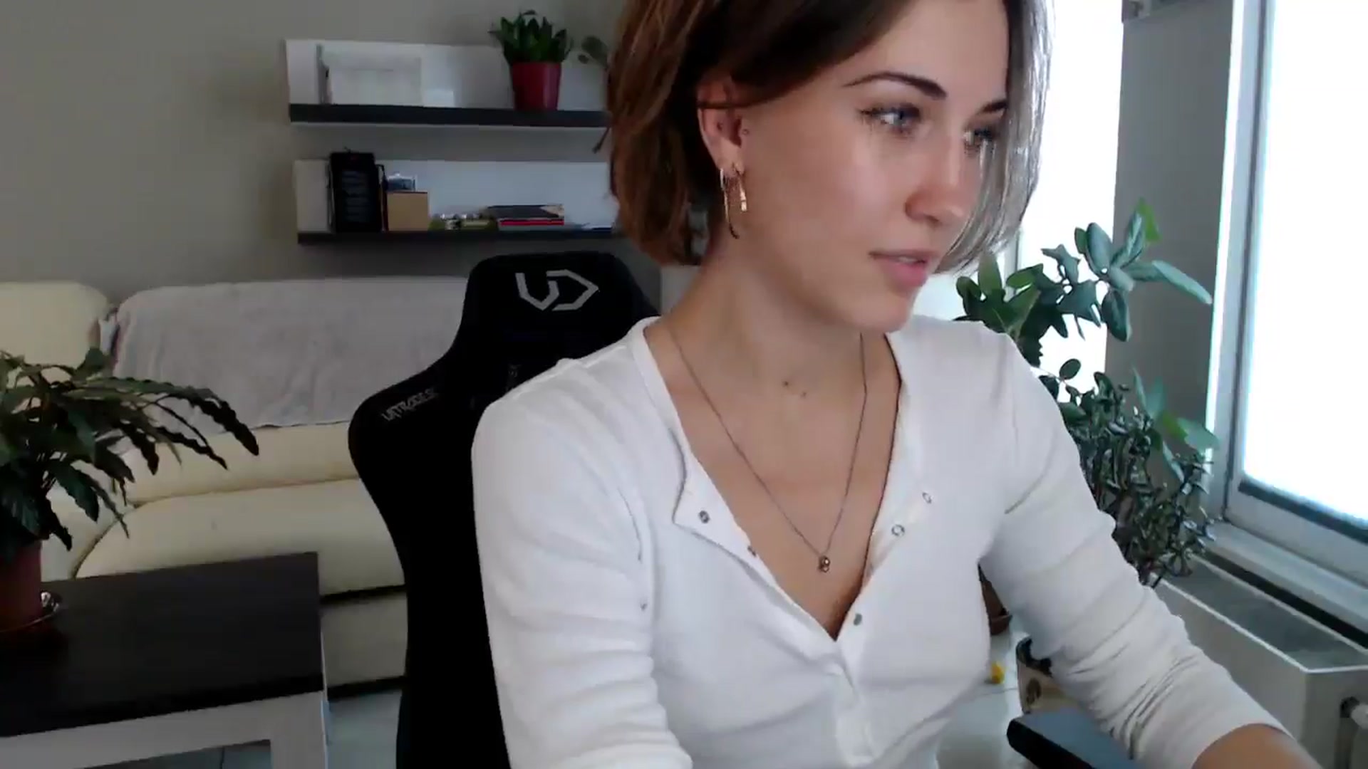 Gallery image thumbnail from GalaxyAnisia's myfreecams stream on, 10/02/2025, 13:42 image 15 of 20
