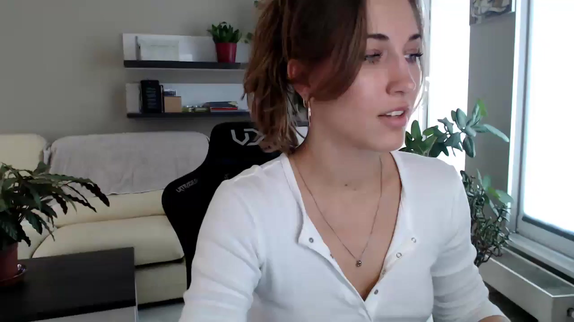 Gallery image thumbnail from GalaxyAnisia's myfreecams stream on, 10/02/2025, 13:42 image 9 of 20