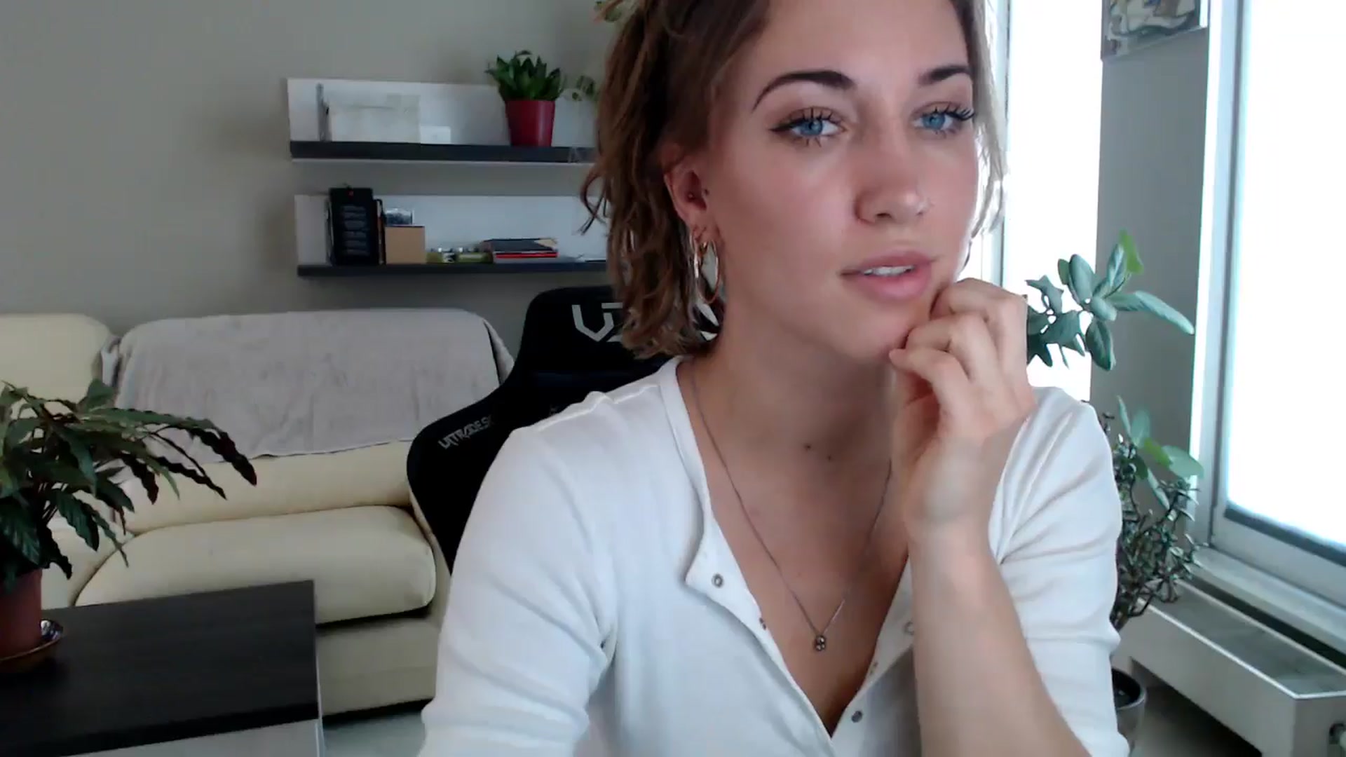 Gallery image thumbnail from GalaxyAnisia's myfreecams stream on, 10/02/2025, 13:42 image 7 of 20