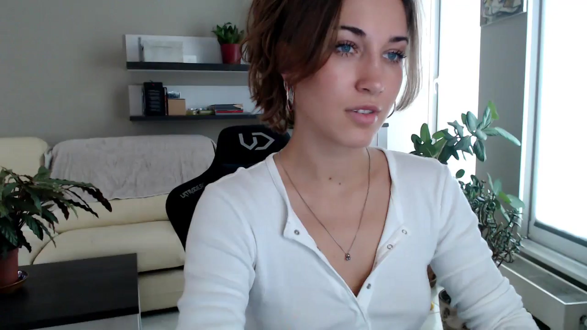 Gallery image thumbnail from GalaxyAnisia's myfreecams stream on, 10/02/2025, 13:42 image 2 of 20