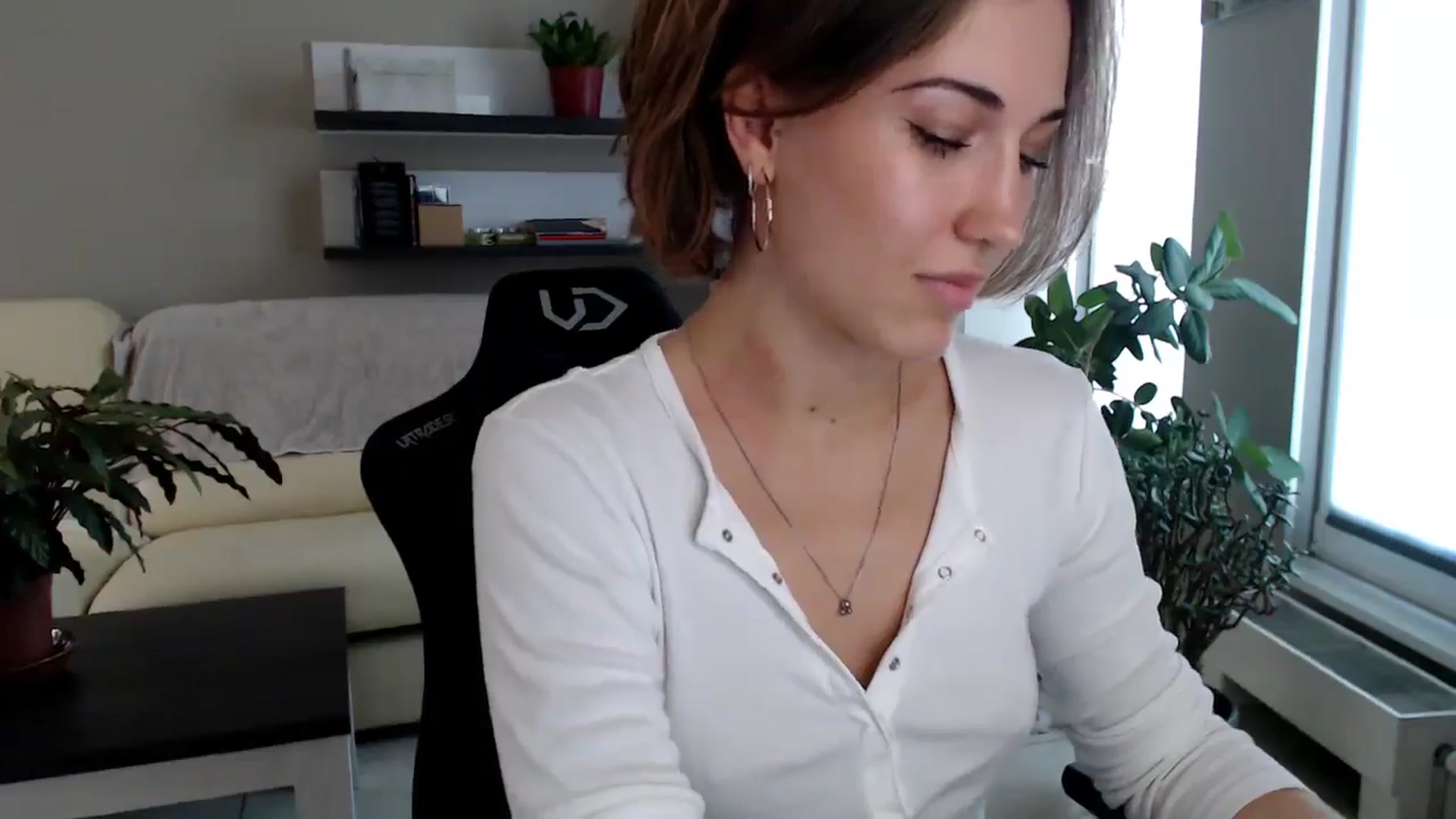 Gallery image thumbnail from GalaxyAnisia's myfreecams stream on, 10/02/2025, 13:42 image 18 of 20
