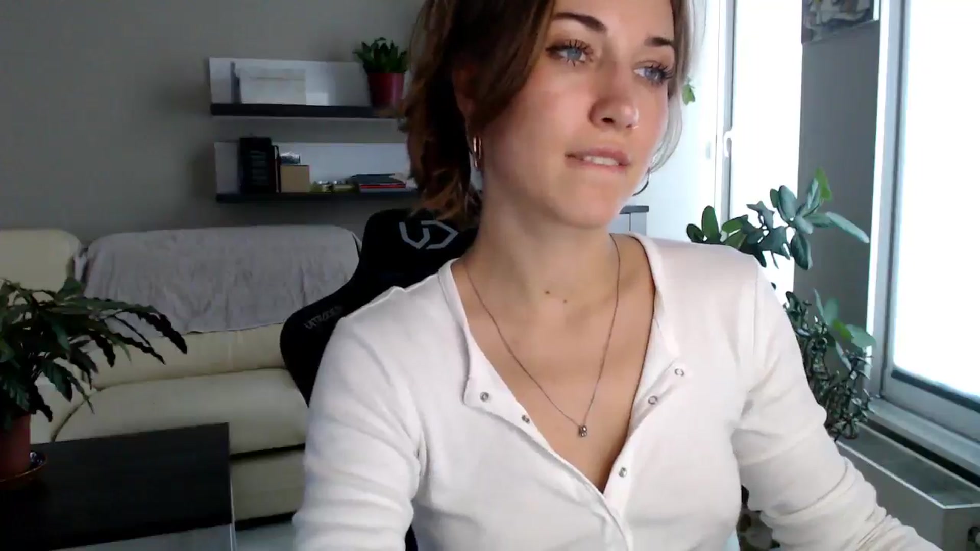 Gallery image thumbnail from GalaxyAnisia's myfreecams stream on, 10/02/2025, 13:42 image 11 of 20