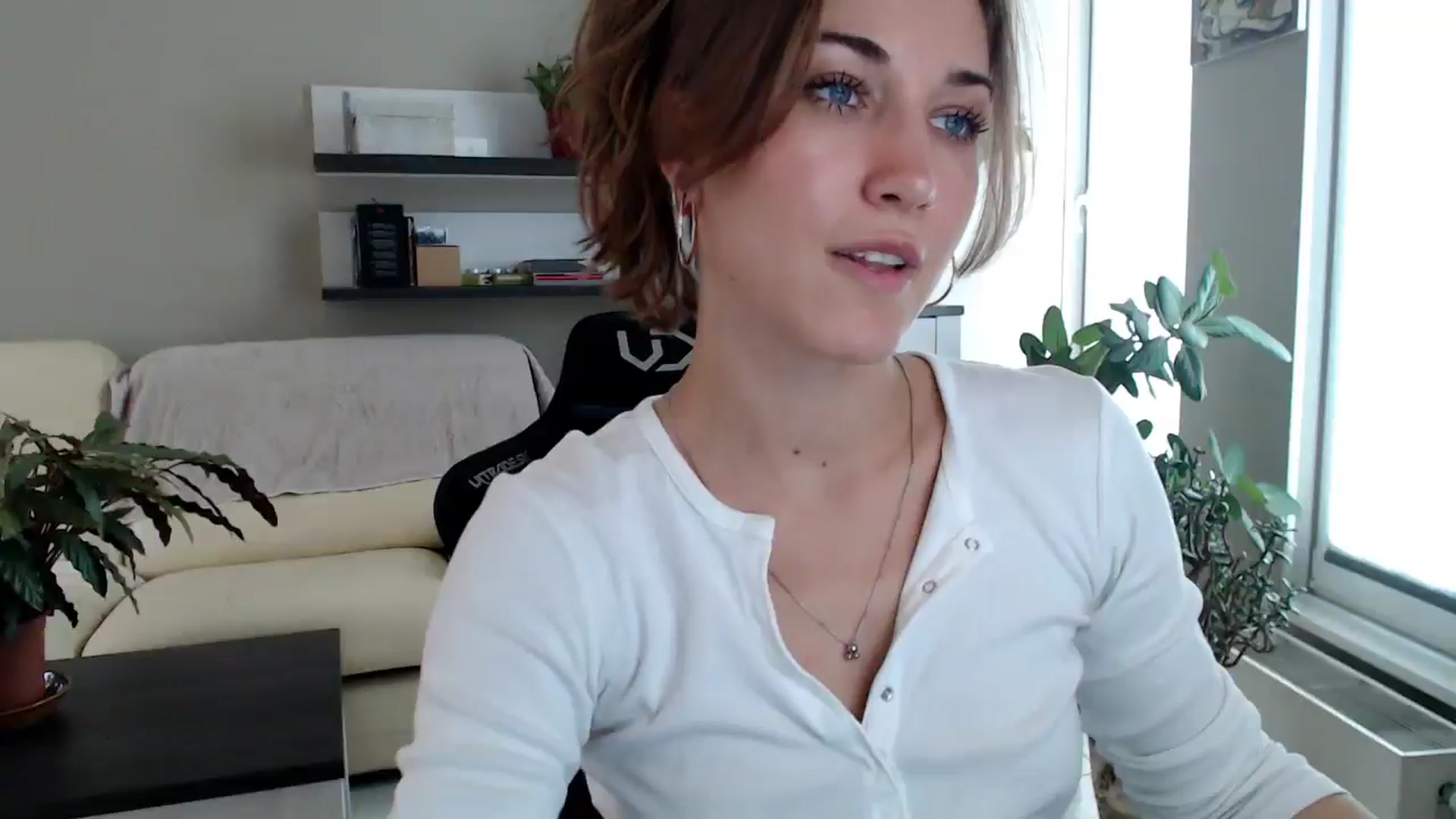 Gallery image thumbnail from GalaxyAnisia's myfreecams stream on, 10/02/2025, 13:42 image 1 of 20