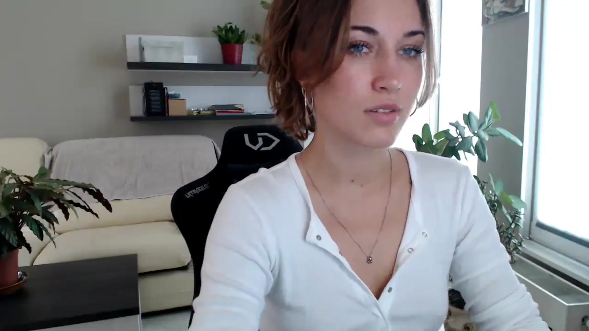 Gallery image thumbnail from GalaxyAnisia's myfreecams stream on, 10/02/2025, 13:42 image 3 of 20
