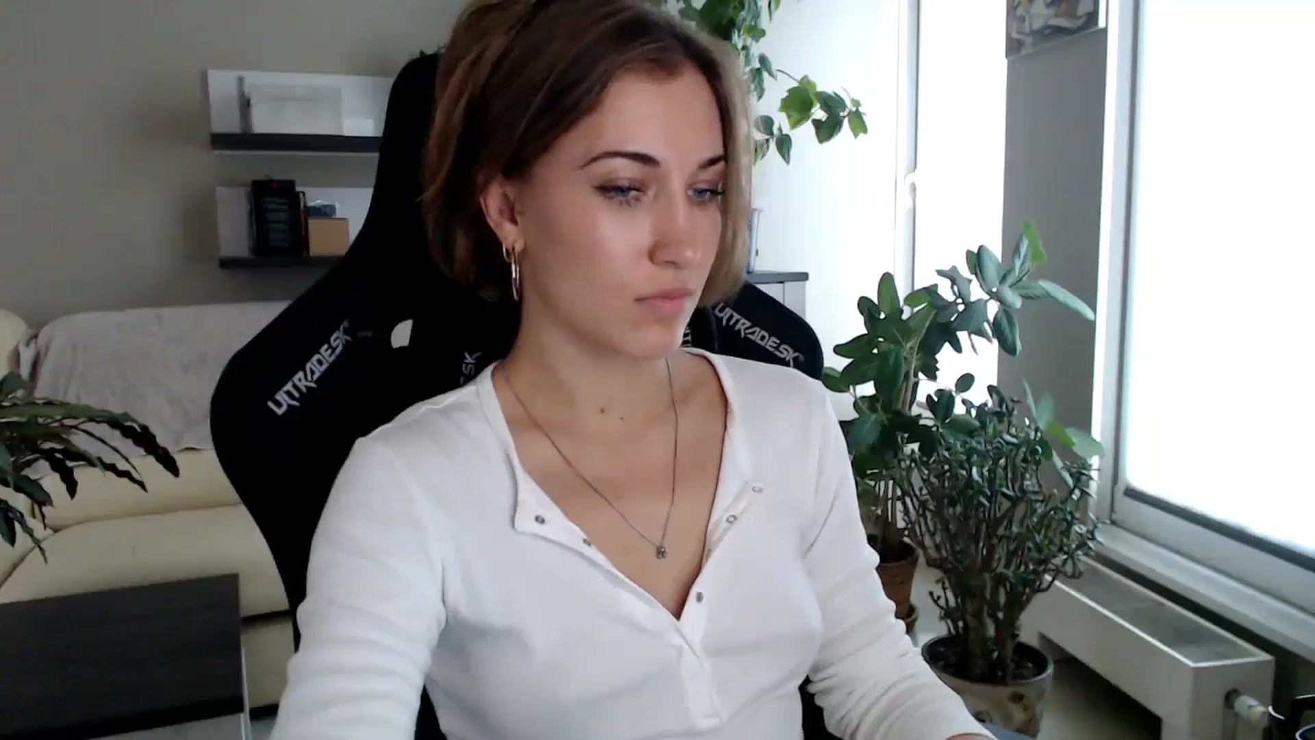 Gallery image thumbnail from GalaxyAnisia's myfreecams stream on, 10/02/2025, 14:02 image 9 of 20
