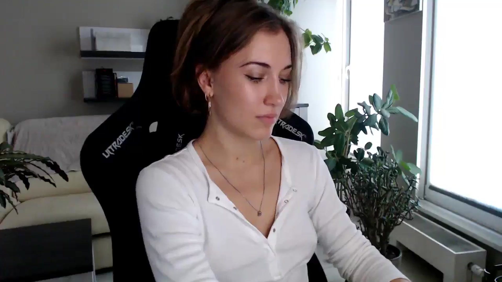Gallery image thumbnail from GalaxyAnisia's myfreecams stream on, 10/02/2025, 14:02 image 14 of 20
