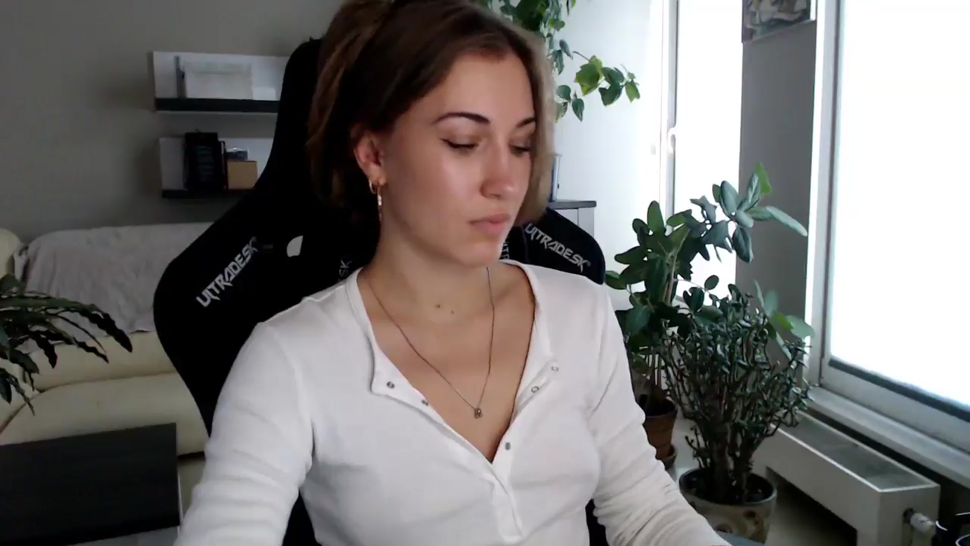 Gallery image thumbnail from GalaxyAnisia's myfreecams stream on, 10/02/2025, 14:02 image 16 of 20