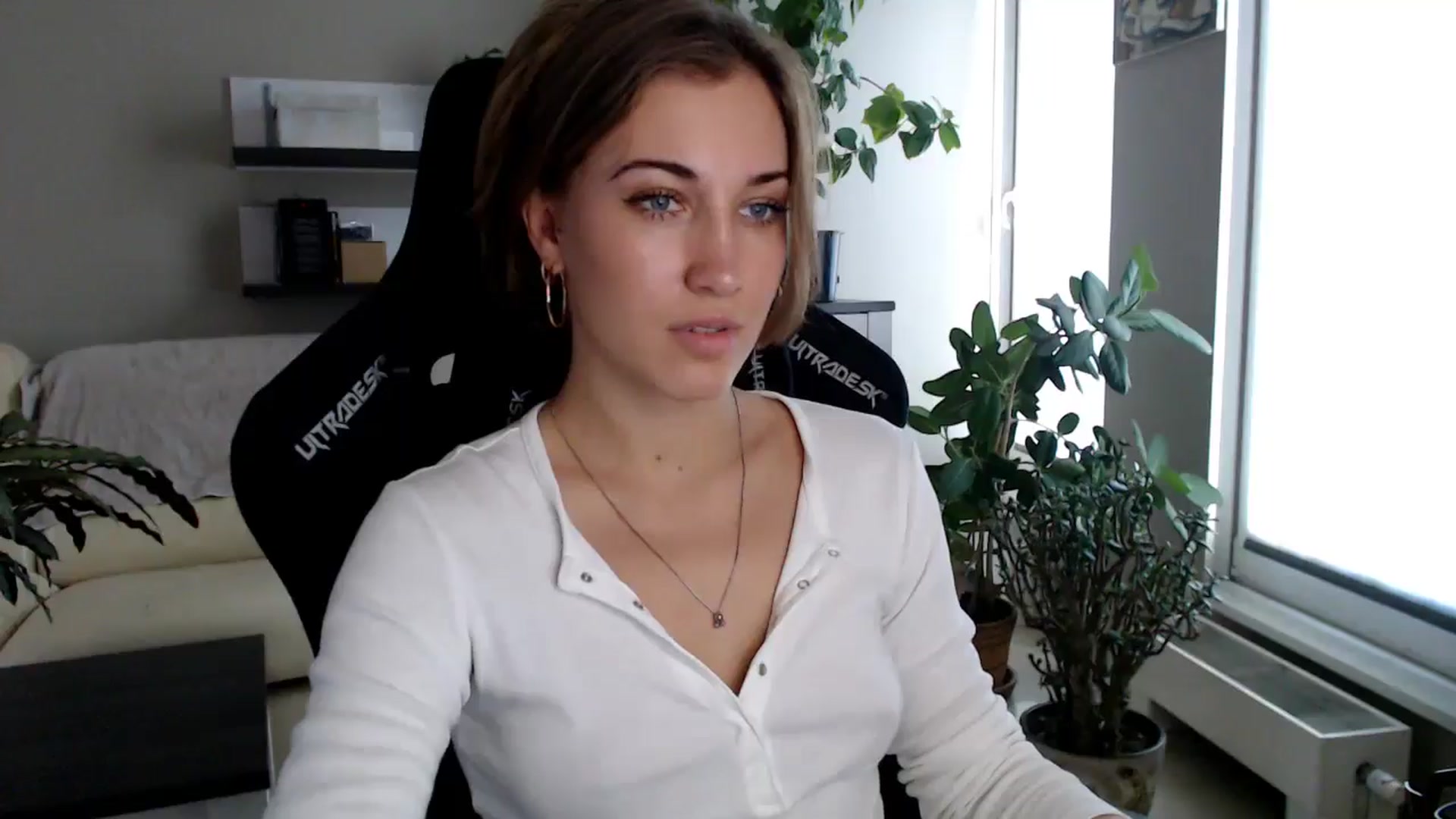 Gallery image thumbnail from GalaxyAnisia's myfreecams stream on, 10/02/2025, 14:02 image 15 of 20