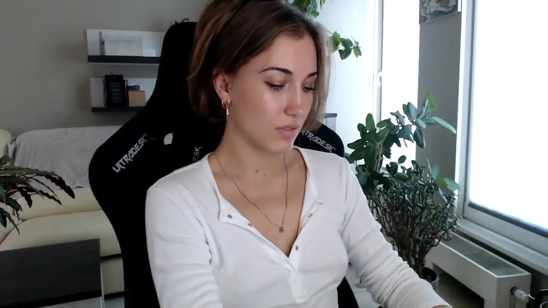 Gallery image thumbnail from GalaxyAnisia's myfreecams stream on, 10/02/2025, 14:02 image 2 of 20