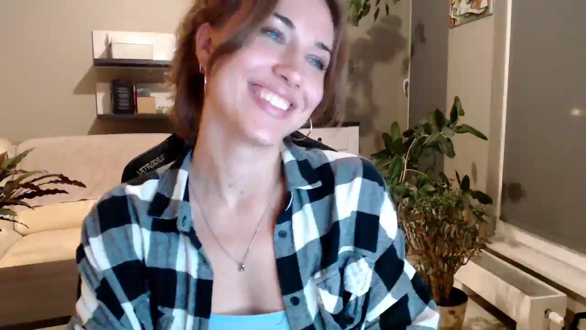 Gallery image thumbnail from GalaxyAnisia's myfreecams stream on, 10/02/2025, 19:57 image 16 of 20