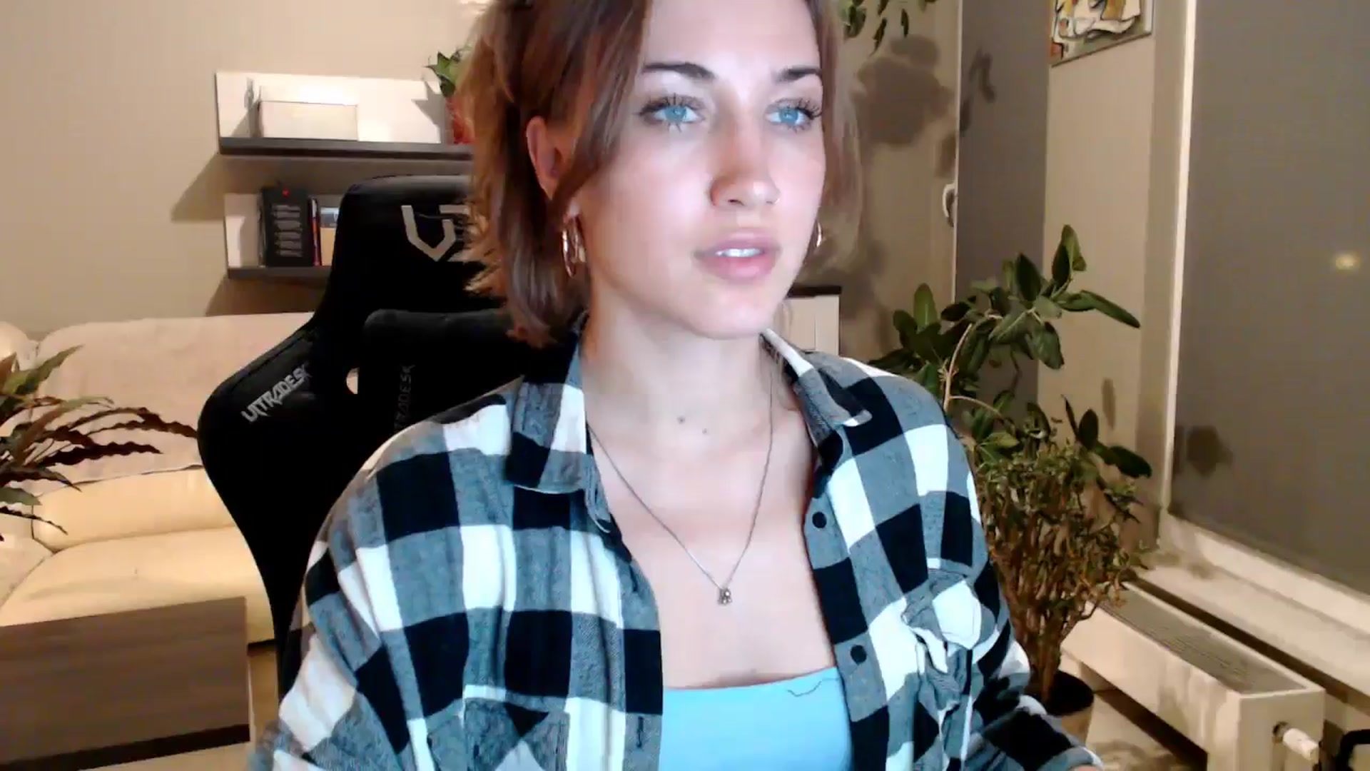 Gallery image thumbnail from GalaxyAnisia's myfreecams stream on, 10/02/2025, 19:57 image 11 of 20