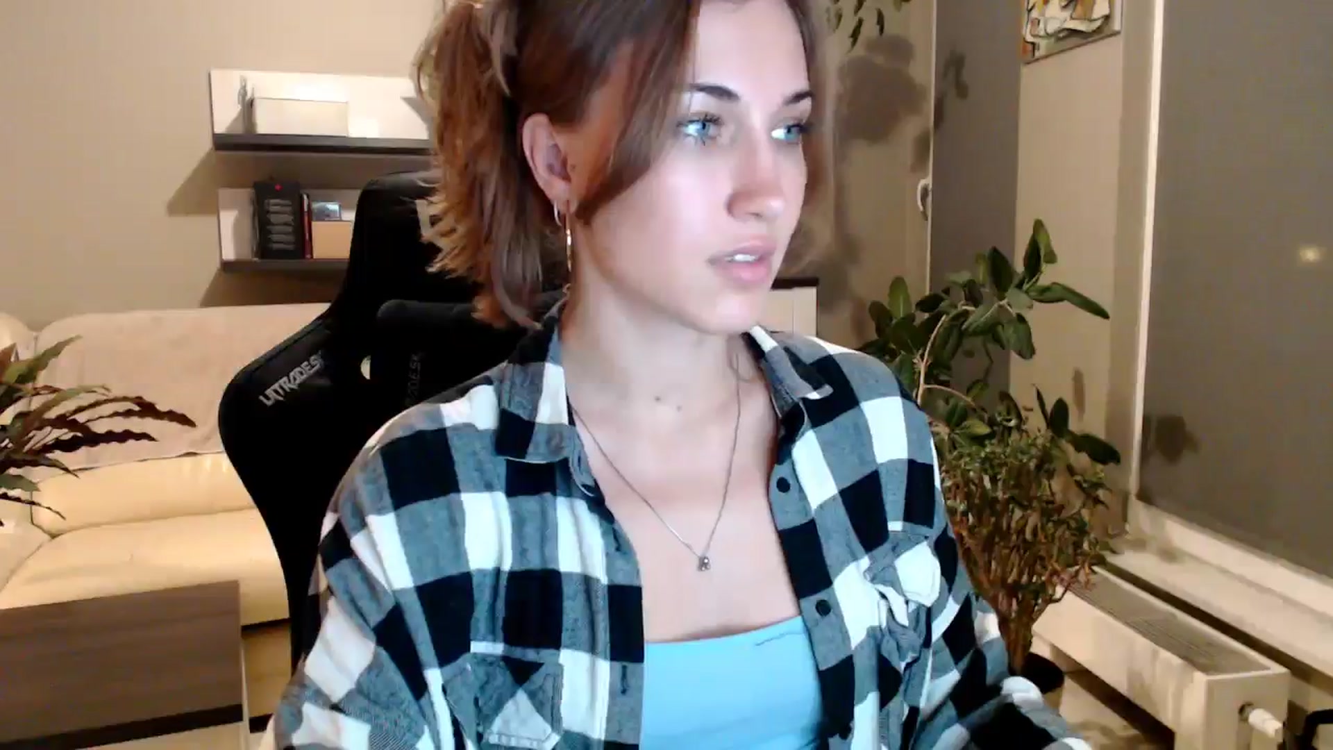 Gallery image thumbnail from GalaxyAnisia's myfreecams stream on, 10/02/2025, 19:57 image 9 of 20