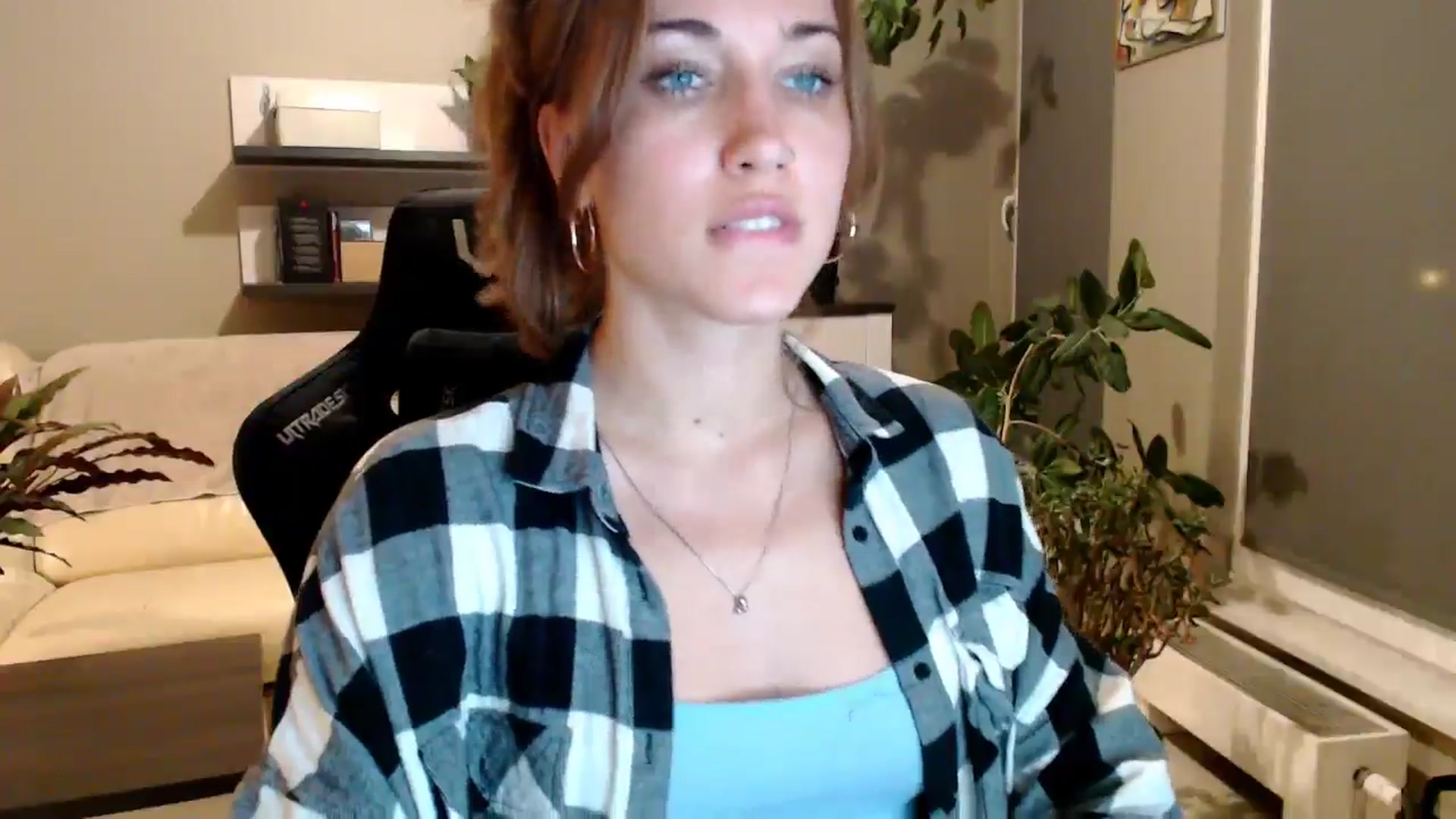 Gallery image thumbnail from GalaxyAnisia's myfreecams stream on, 10/02/2025, 19:57 image 14 of 20