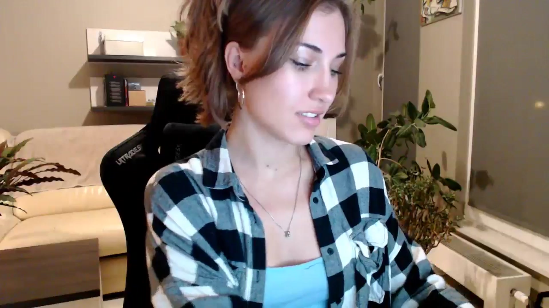 Gallery image thumbnail from GalaxyAnisia's myfreecams stream on, 10/02/2025, 19:57 image 3 of 20