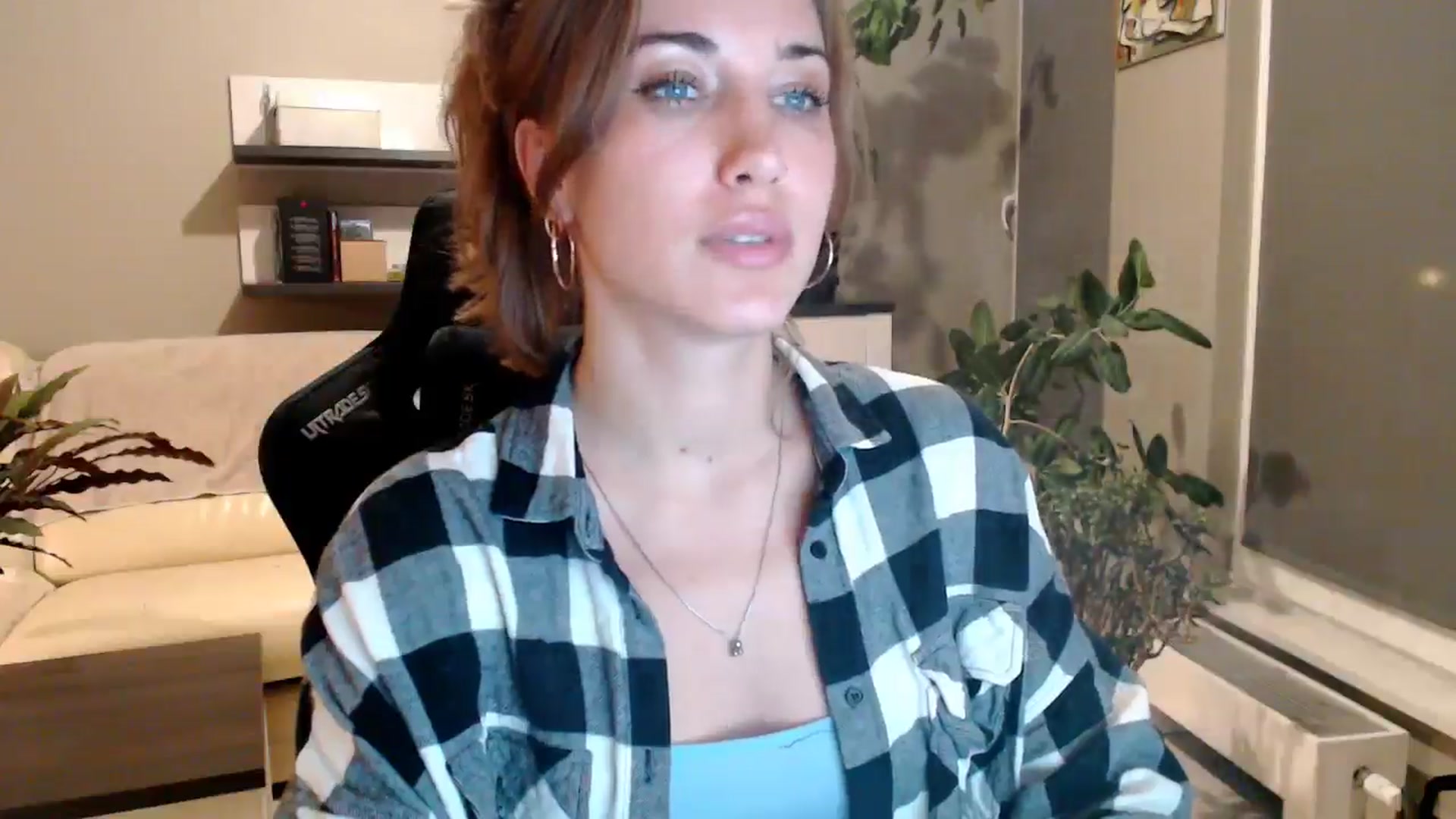 Gallery image thumbnail from GalaxyAnisia's myfreecams stream on, 10/02/2025, 19:57 image 2 of 20
