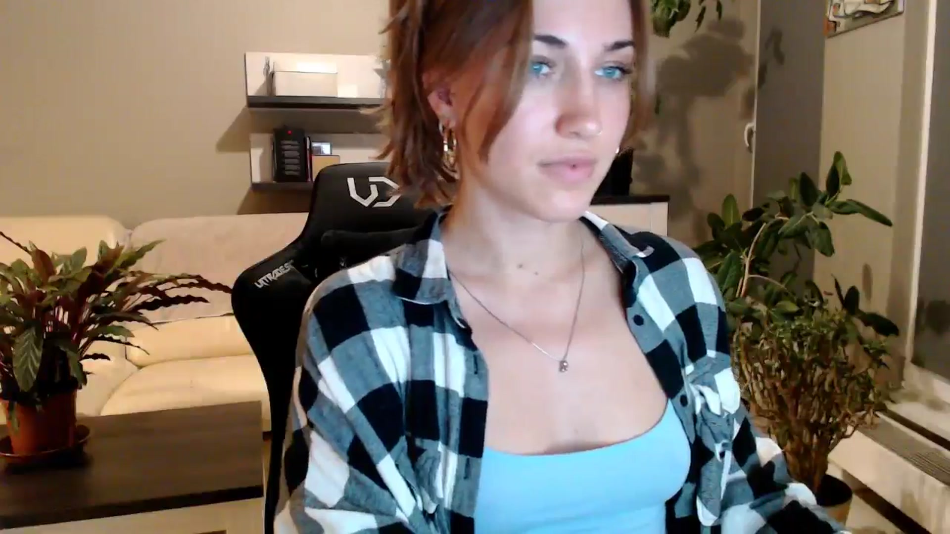 Gallery image thumbnail from GalaxyAnisia's myfreecams stream on, 10/02/2025, 22:24 image 2 of 20