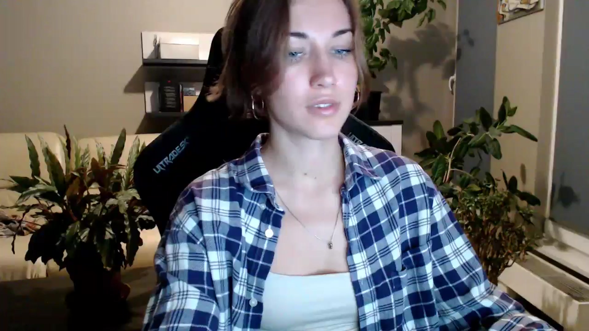 Gallery image thumbnail from GalaxyAnisia's myfreecams stream on, 10/06/2025, 16:52 image 16 of 20
