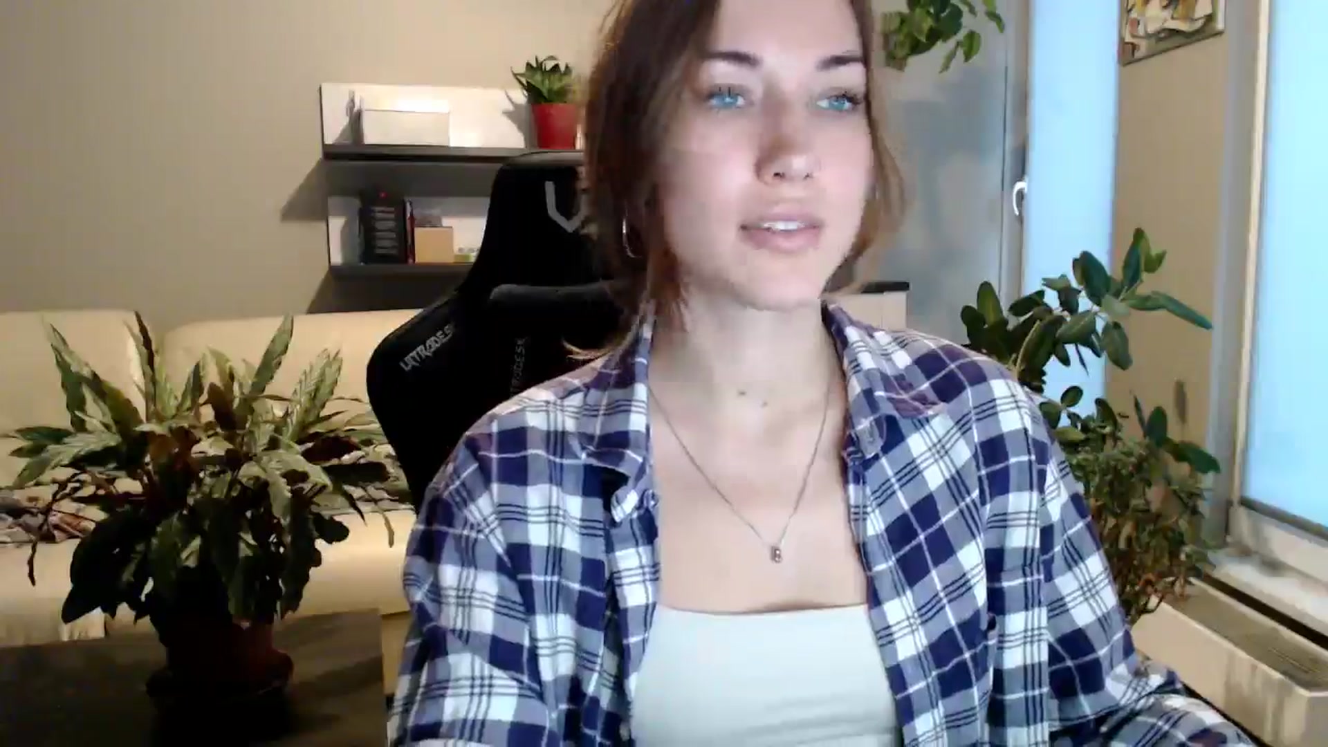 Gallery image thumbnail from GalaxyAnisia's myfreecams stream on, 10/06/2025, 16:52 image 4 of 20