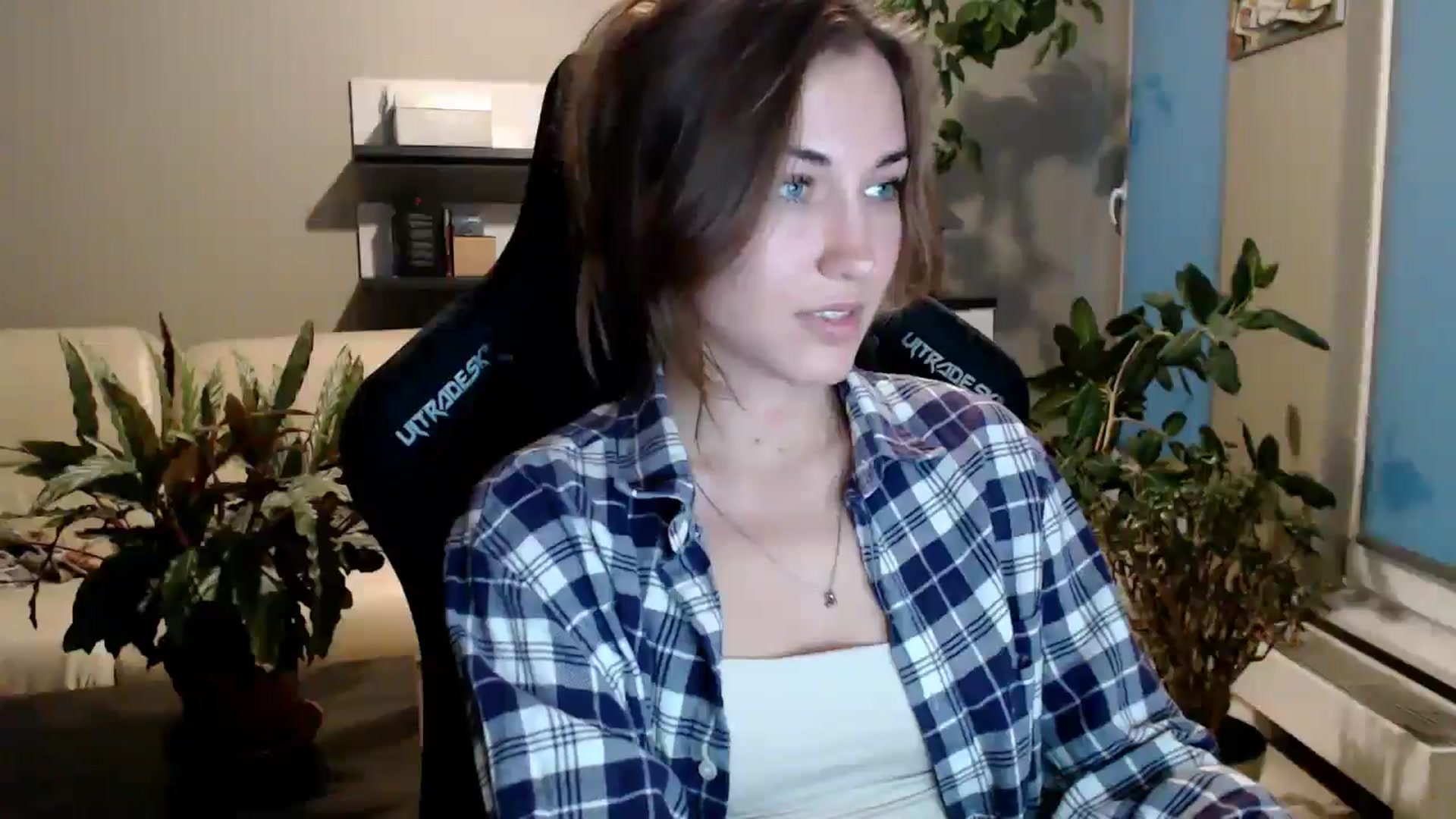 Gallery image thumbnail from GalaxyAnisia's myfreecams stream on, 10/06/2025, 16:52 image 12 of 20