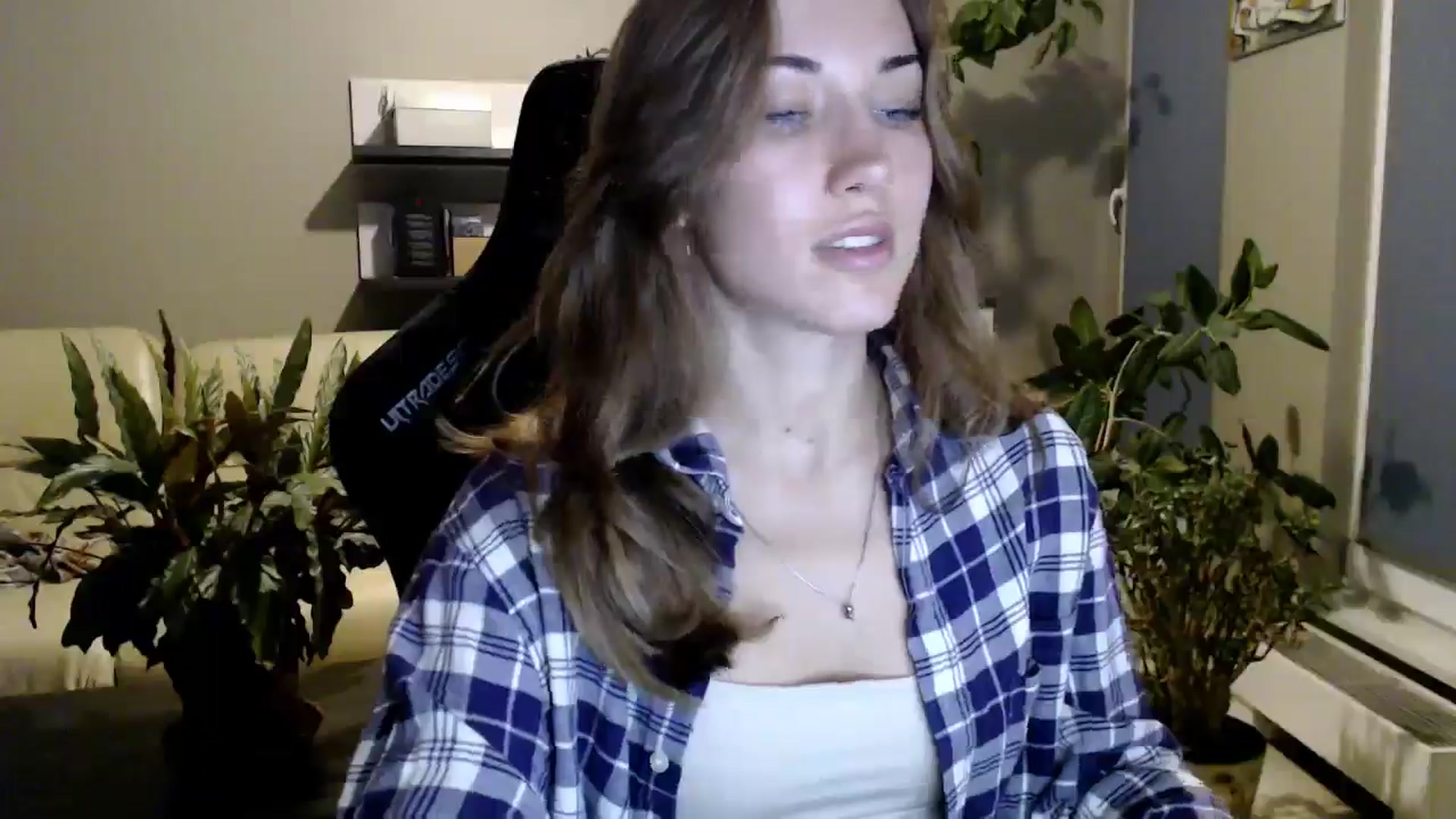 Gallery image thumbnail from GalaxyAnisia's myfreecams stream on, 10/06/2025, 16:52 image 15 of 20