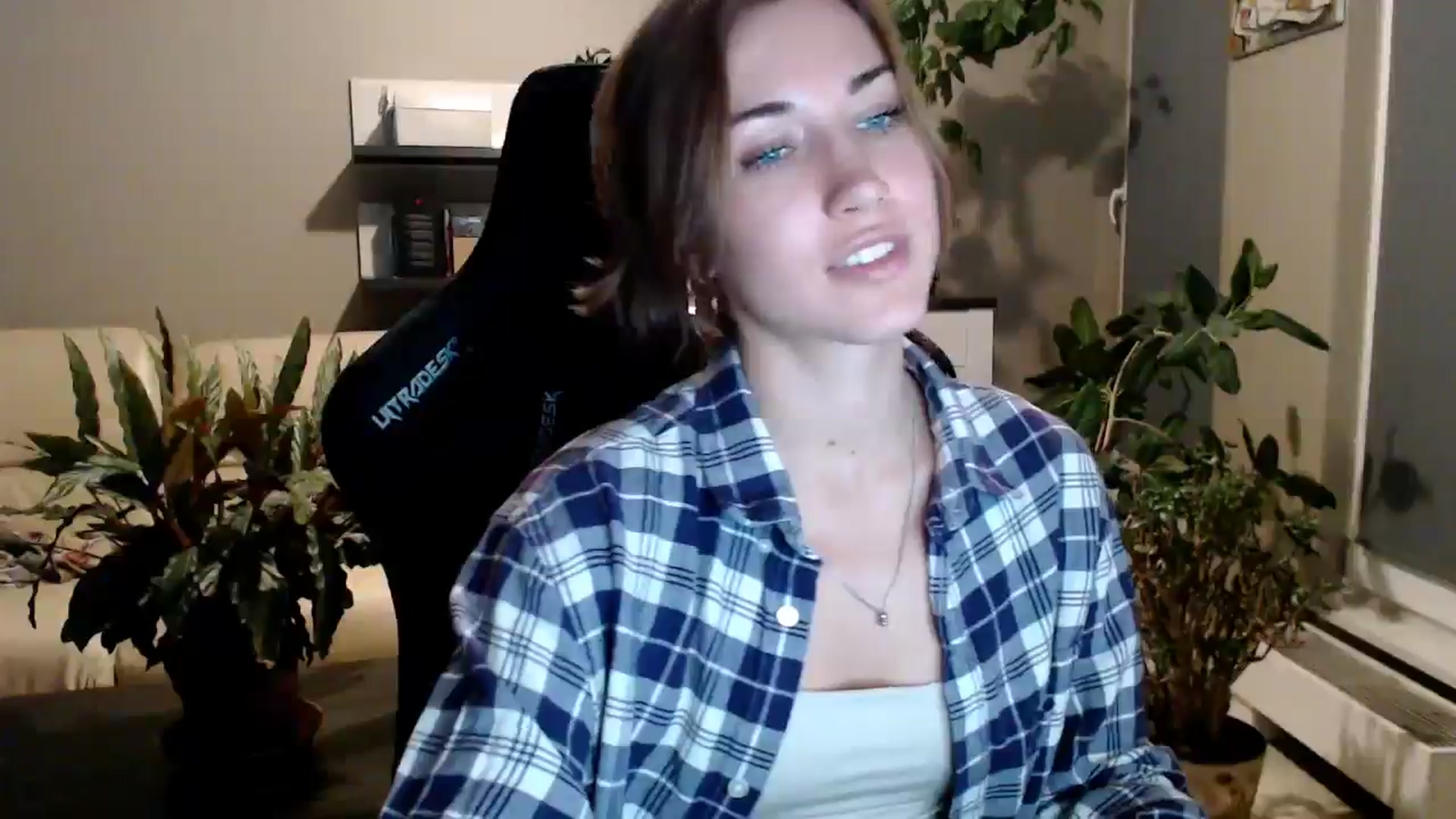 Gallery image thumbnail from GalaxyAnisia's myfreecams stream on, 10/06/2025, 16:52 image 18 of 20