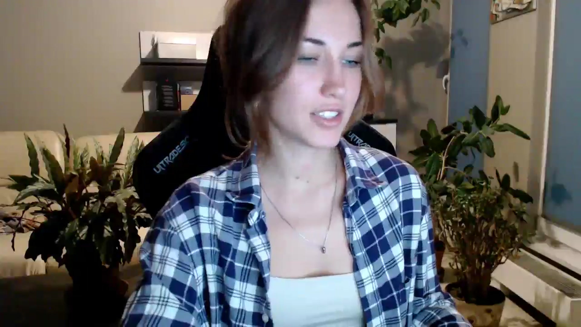 Gallery image thumbnail from GalaxyAnisia's myfreecams stream on, 10/06/2025, 16:52 image 14 of 20