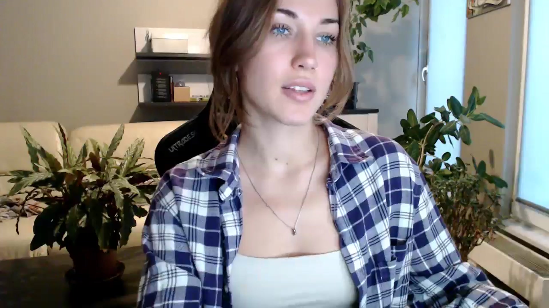Gallery image thumbnail from GalaxyAnisia's myfreecams stream on, 10/06/2025, 16:52 image 3 of 20