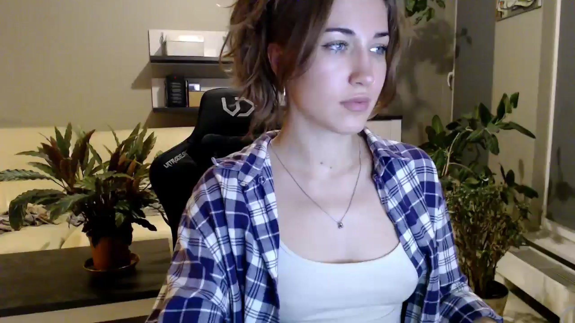 Gallery image thumbnail from GalaxyAnisia's myfreecams stream on, 10/09/2025, 18:25 image 16 of 20