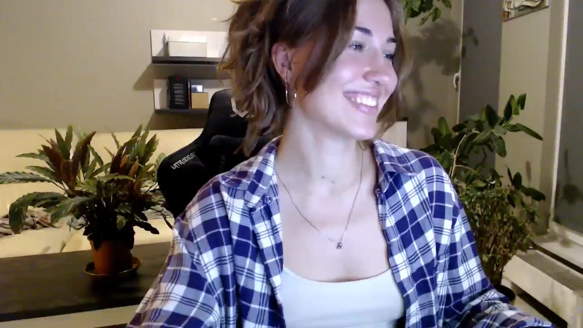 Gallery image thumbnail from GalaxyAnisia's myfreecams stream on, 10/09/2025, 18:25 image 17 of 20