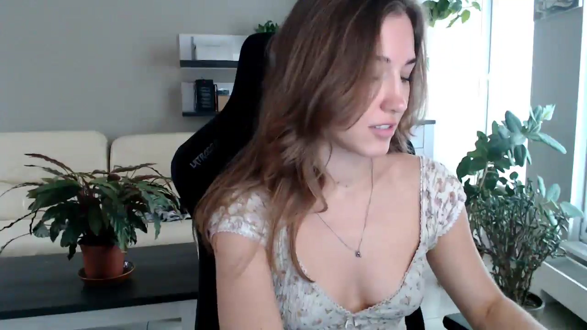 Gallery image thumbnail from GalaxyAnisia's myfreecams stream on, 10/10/2025, 13:56 image 4 of 20