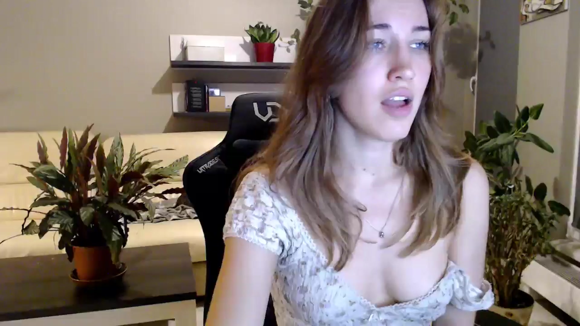 Gallery image thumbnail from GalaxyAnisia's myfreecams stream on, 10/10/2025, 18:30 image 18 of 20