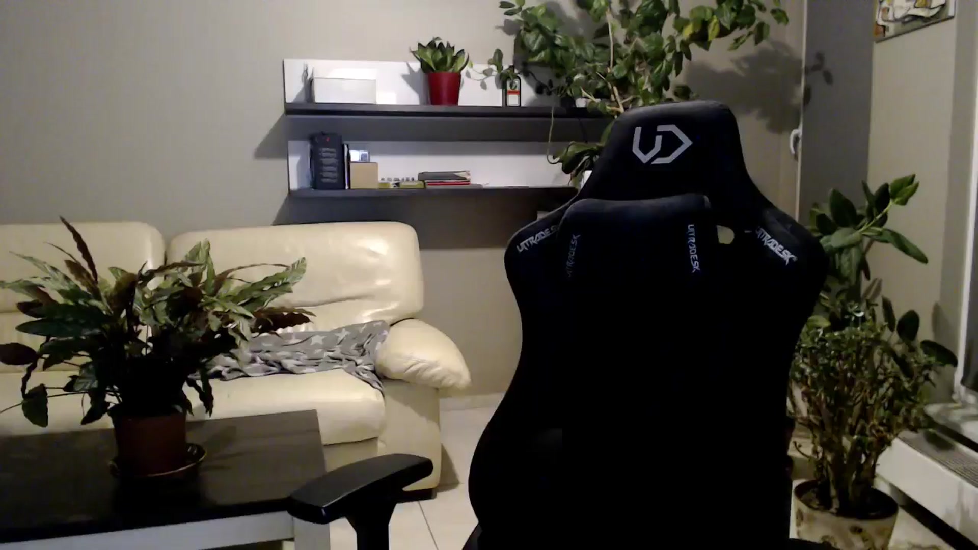 Gallery image thumbnail from GalaxyAnisia's myfreecams stream on, 10/12/2025, 22:00 image 10 of 20