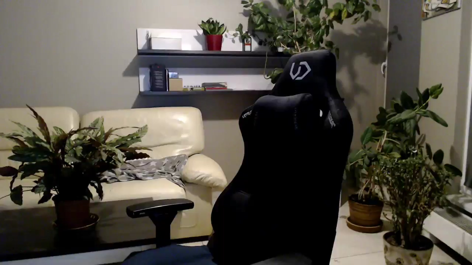 Gallery image thumbnail from GalaxyAnisia's myfreecams stream on, 10/12/2025, 22:44 image 17 of 20