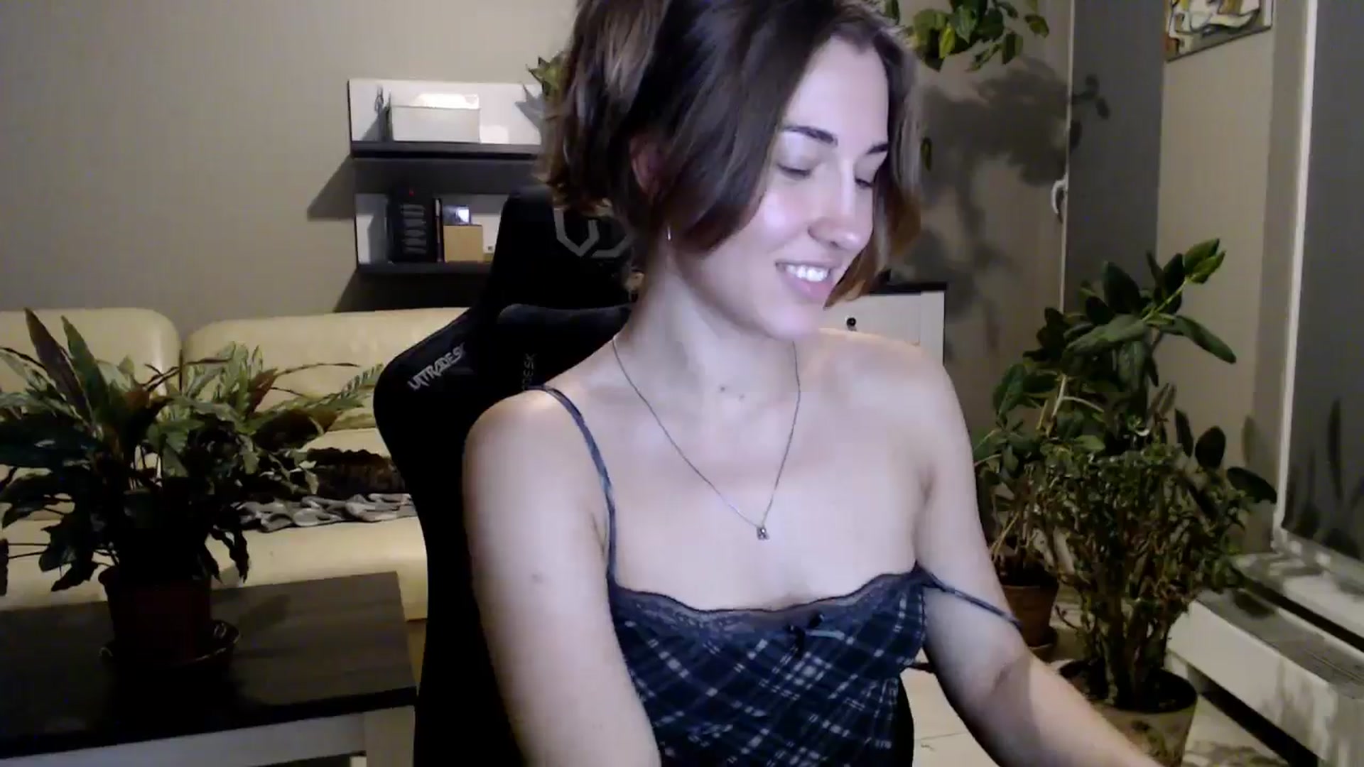 Gallery image thumbnail from GalaxyAnisia's myfreecams stream on, 10/13/2025, 24:30 image 14 of 20