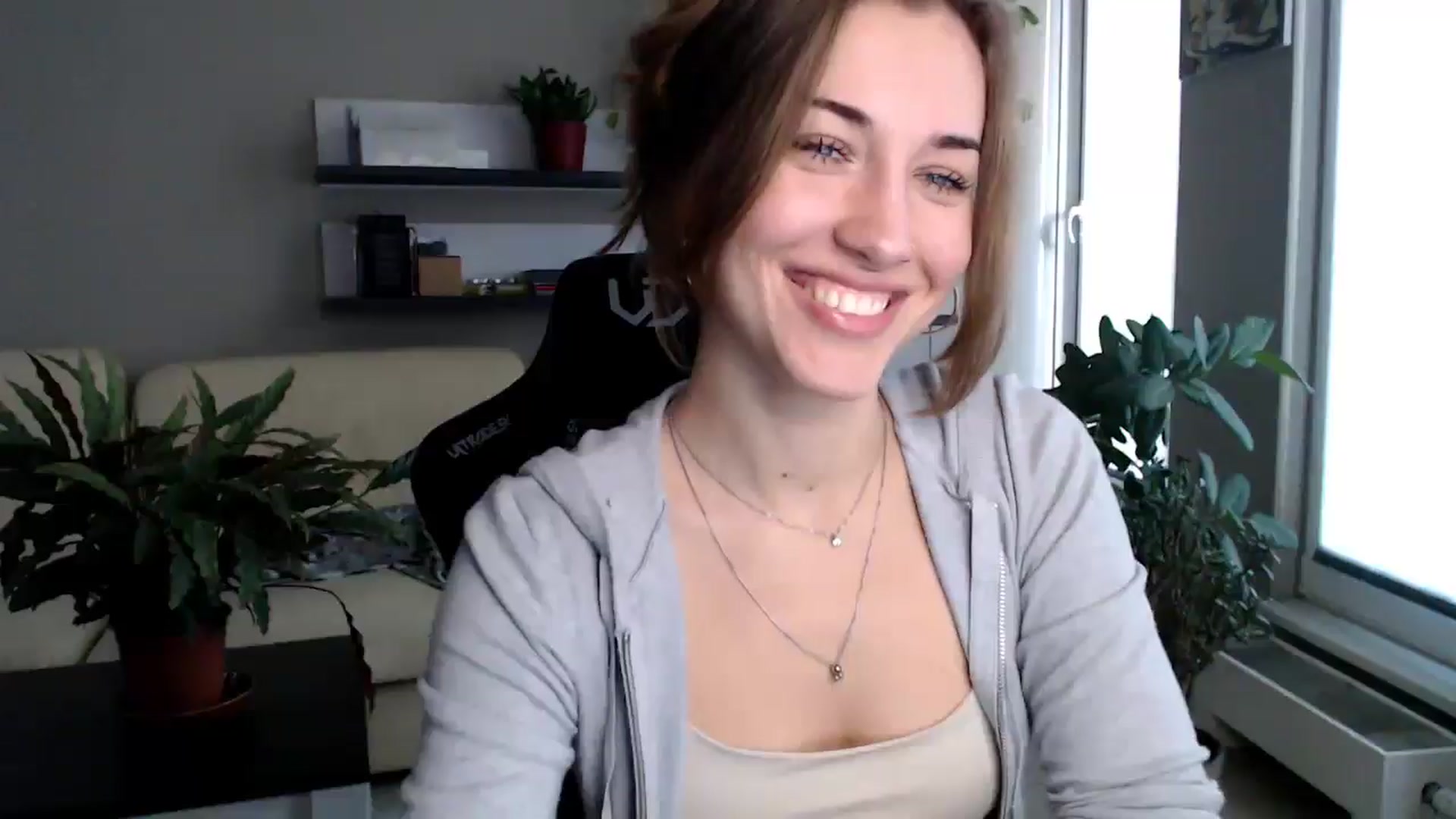 Gallery image thumbnail from GalaxyAnisia's myfreecams stream on, 10/21/2025, 15:14 image 8 of 20